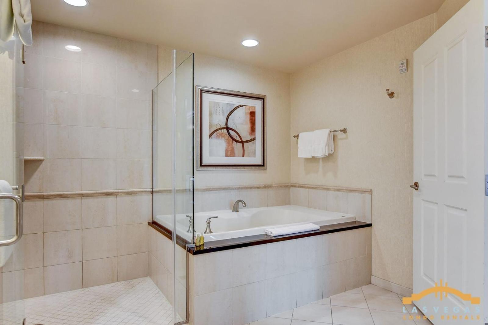 Mgm Signature-06-711 Strip View Jacuzzi Studio Лас Вегас Екстериор снимка